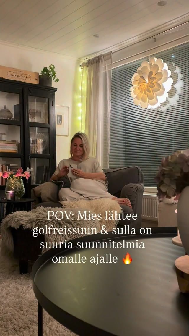 ...mut löydätkin itses seuraamasta Flightradaria ja selaamasta teidän kesän Toscanan reissukuvia 🙋🏼‍♀️

Adults only -ajan yks puoli on toki se, että ollaan vietetty niin tiiviisti aikaa yhdessä, että hetken töiden jälkeen tuntui siltä, että mitäs ihmettä mun kuuluu tehdä.

Ehkä sit huomen illalla niitten suurien suunnitelmien pariin ❤️

Torstai-iltaterkuin, Maria

#parisuhde #rakkaus #adultsonly